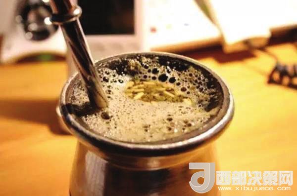 英國(guó)人愛紅茶蒙古流行奶茶味道各異的茶飲你喝過幾種【5】