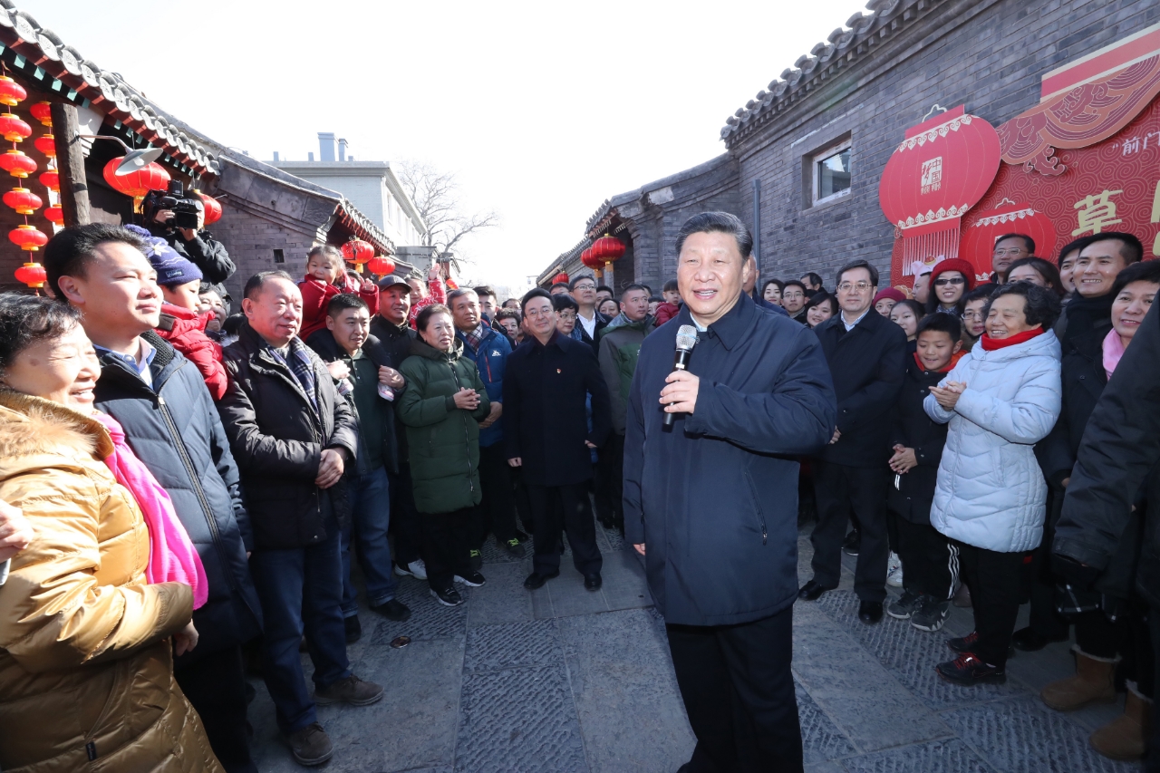 2019年2月1日，習近平總書記在前門東區(qū)草廠四條胡同給大家拜年，并向全國各族人民致以新春祝福。